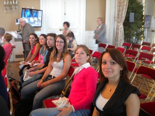 Photo des étudiants du master lors d'une conférence aux Rencontres Capitales